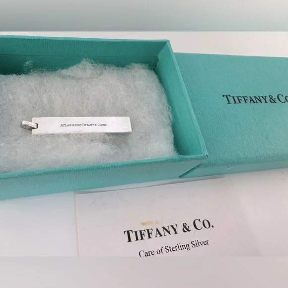 🌟 Tiffany & Co Atlas Pendant Roman Numeral Bar Pendant ‘03 925 Rare Tiffany & Co - Picture 2 of 10